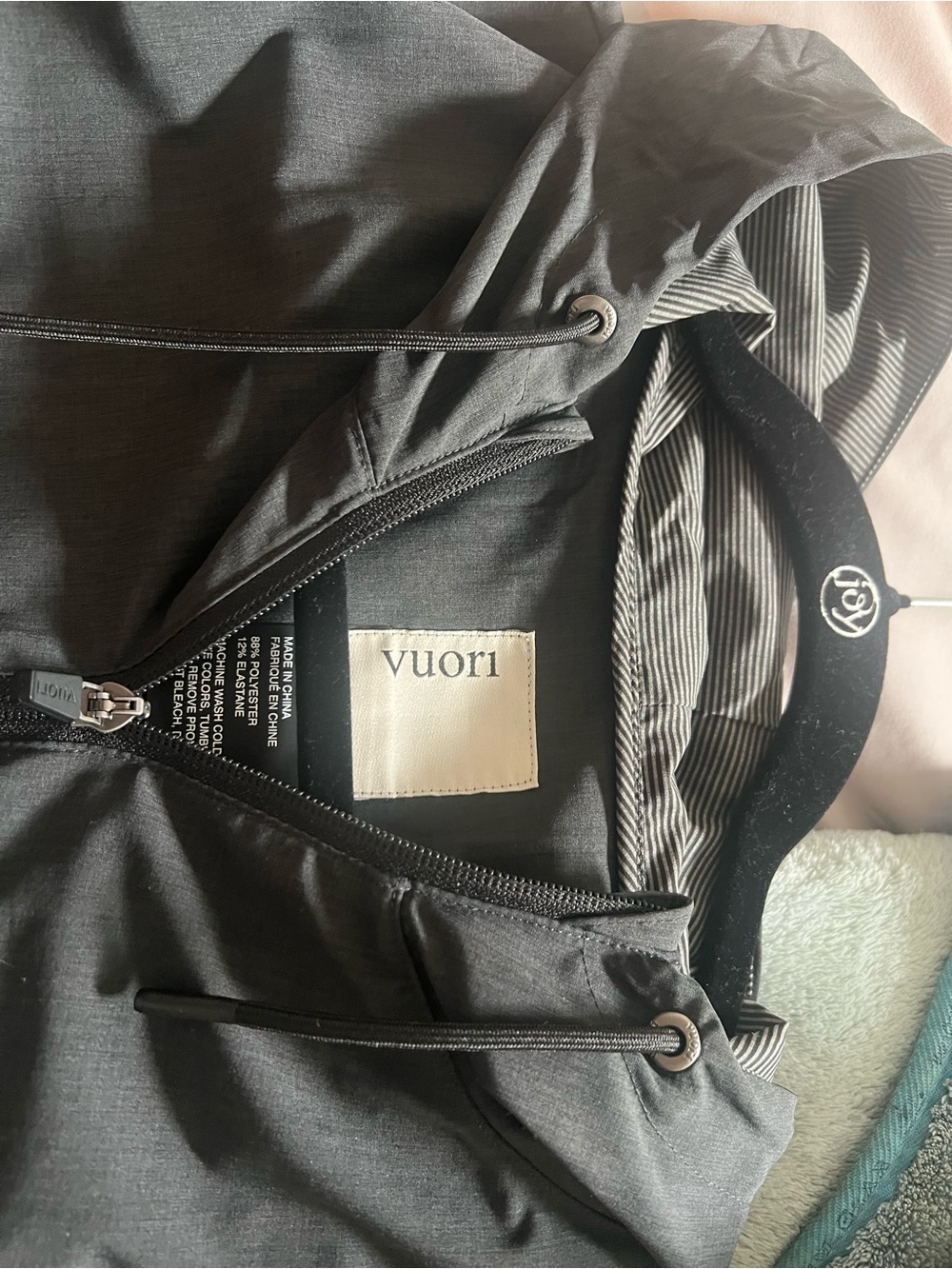 Vuori Women's Charcoal Hooded Utility Jacket